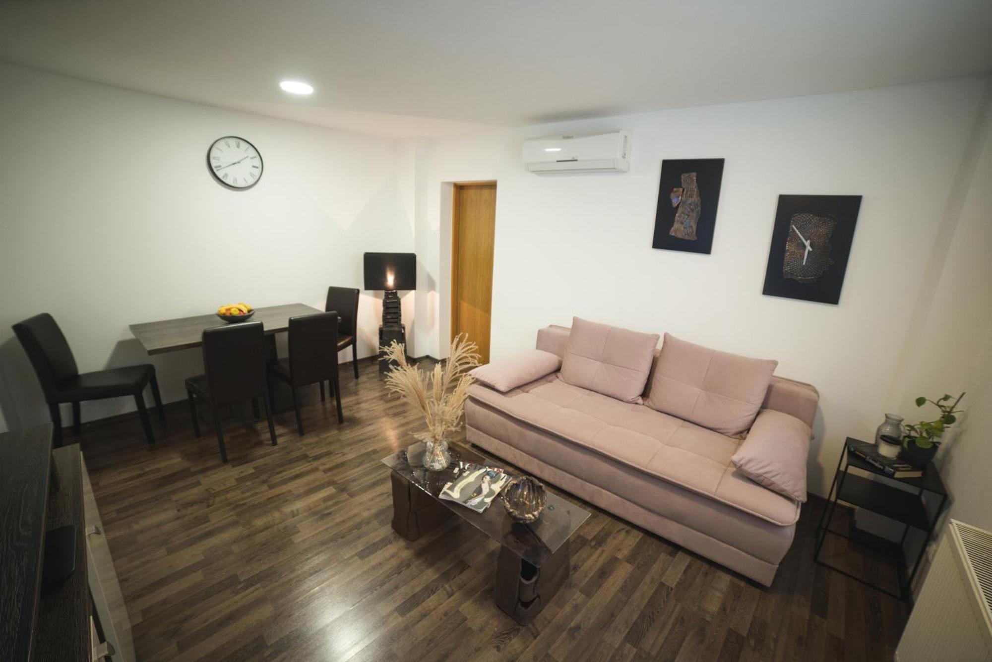 Apartments Dijana Zagreb Bagian luar foto