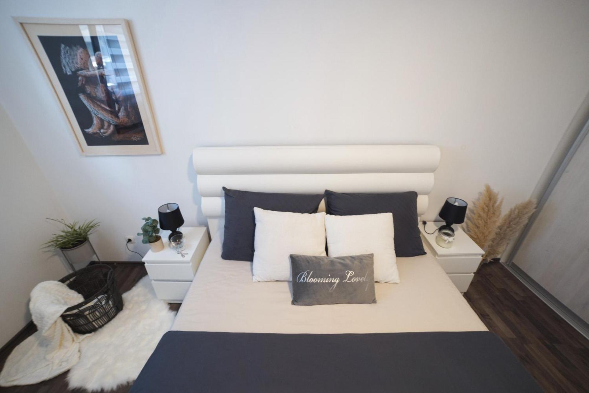Apartments Dijana Zagreb Bagian luar foto